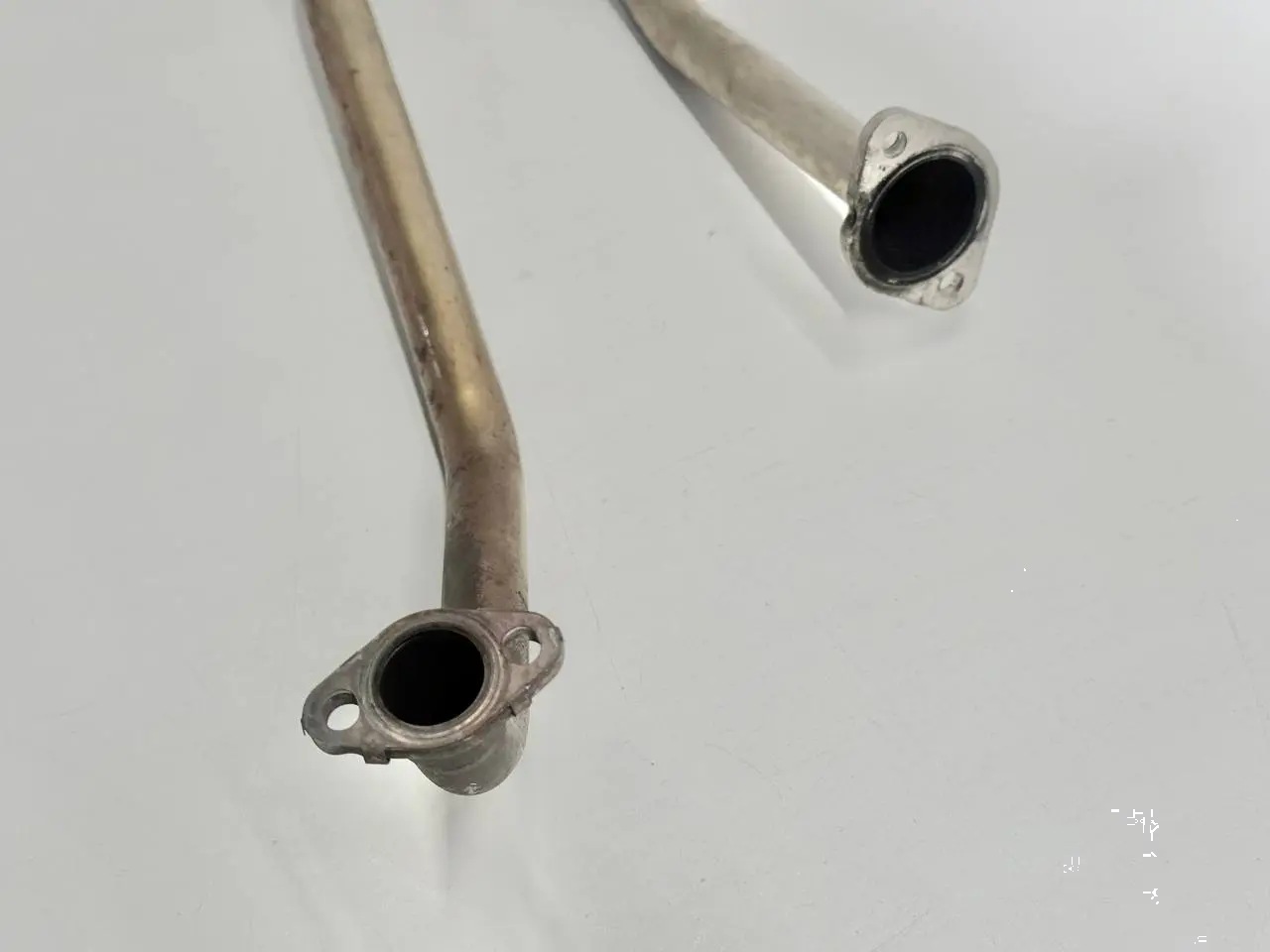 AGR Rohr Verbindungsrohr VW Passat 3C 2.0l FSI 06F131521