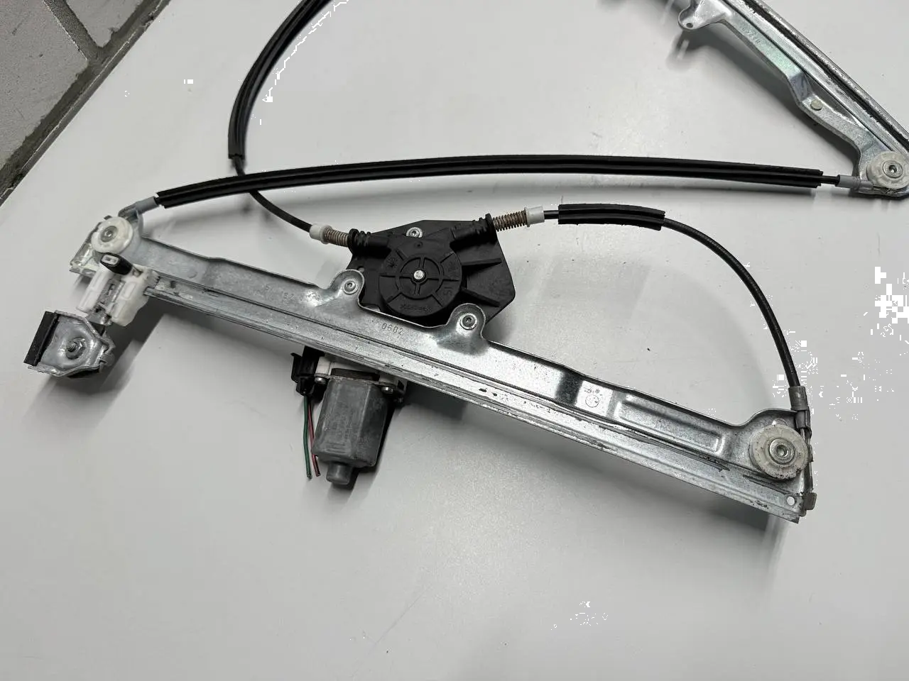 Fensterheber Motor vorne links Mitsubishi Colt 2006 1,3 0130822206
