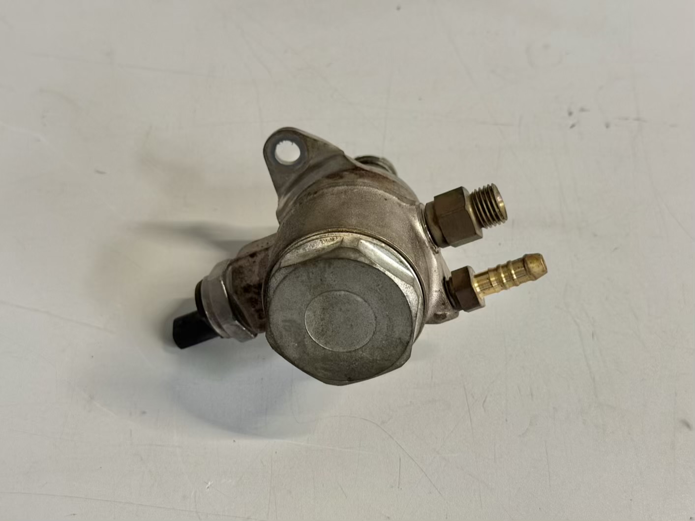 HOCHDRUCKPUMPE BENZINPUMPE VW Golf Plus 2009 1,4 TSI 03C127026M