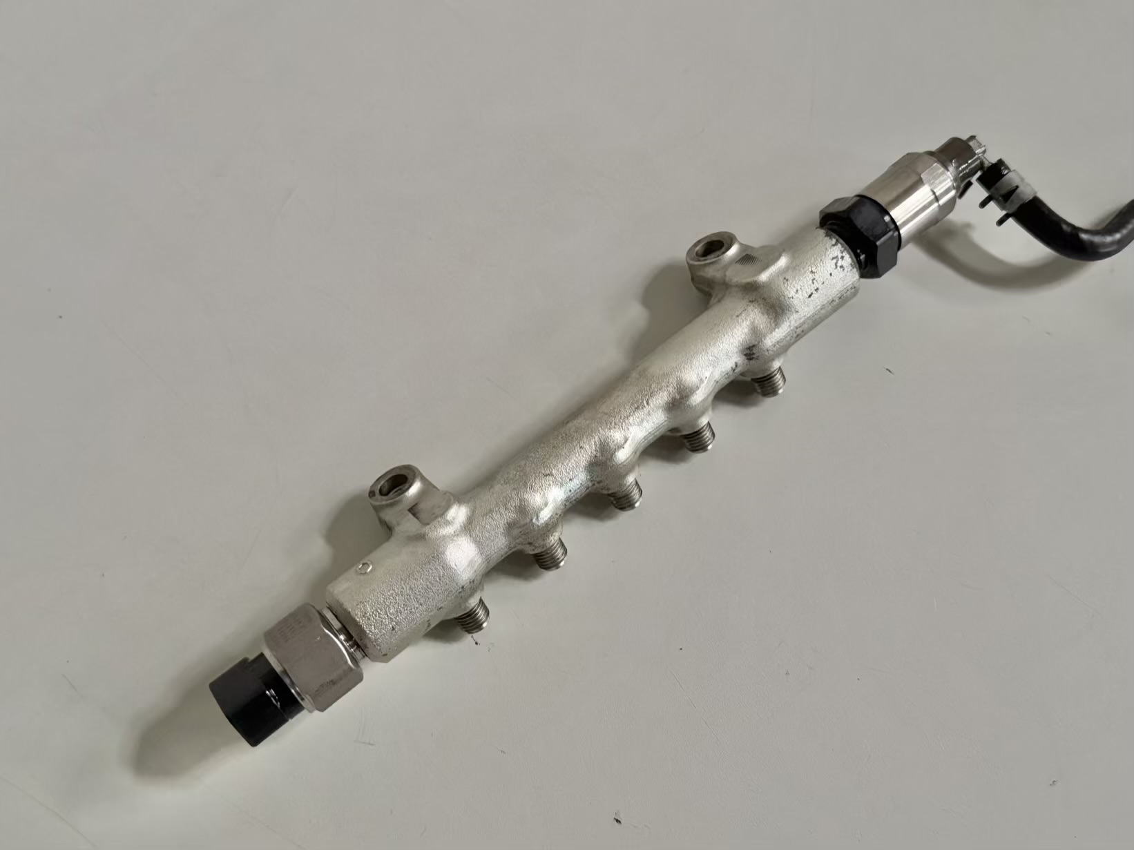 Einspritzventil Schiene Drucksensor TOYOTA Verso 2008 8945871010, 8945860010