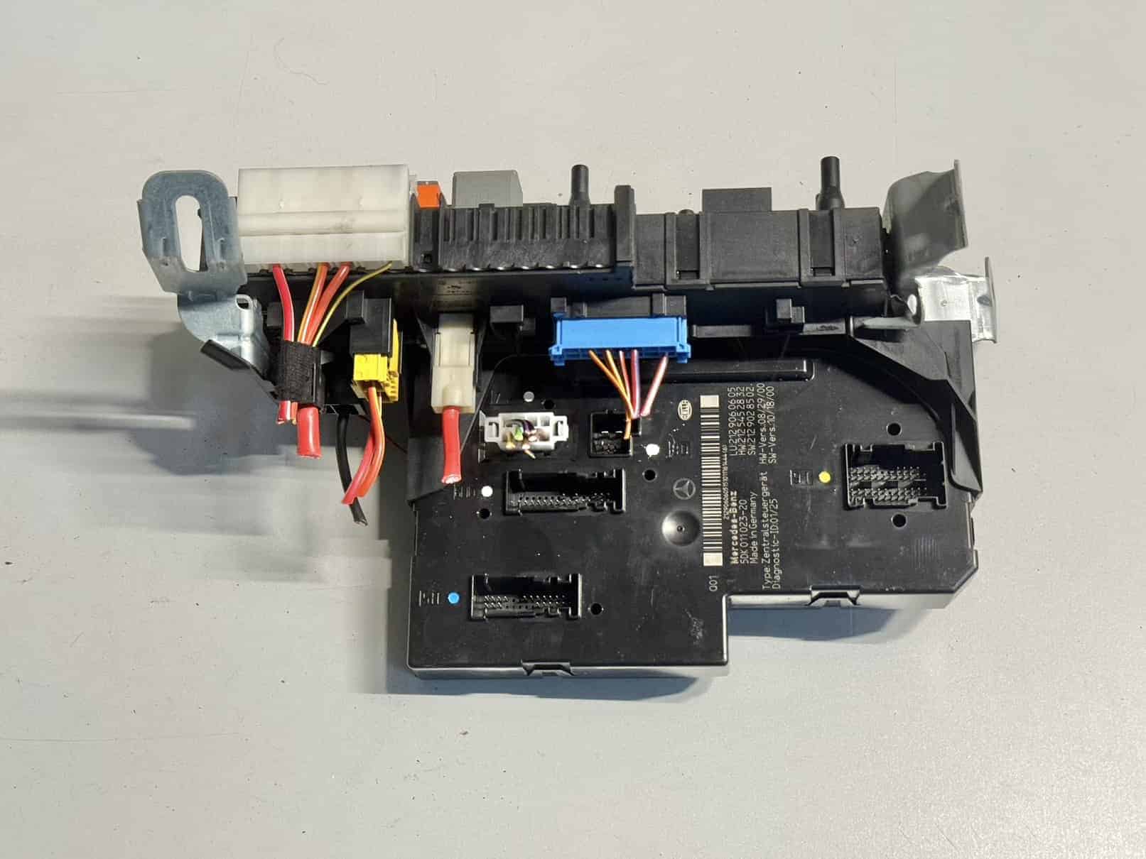Hinten SAM Modul Sicherung Box Mercedes Benz W212 E-Klasse 2010 2129060605