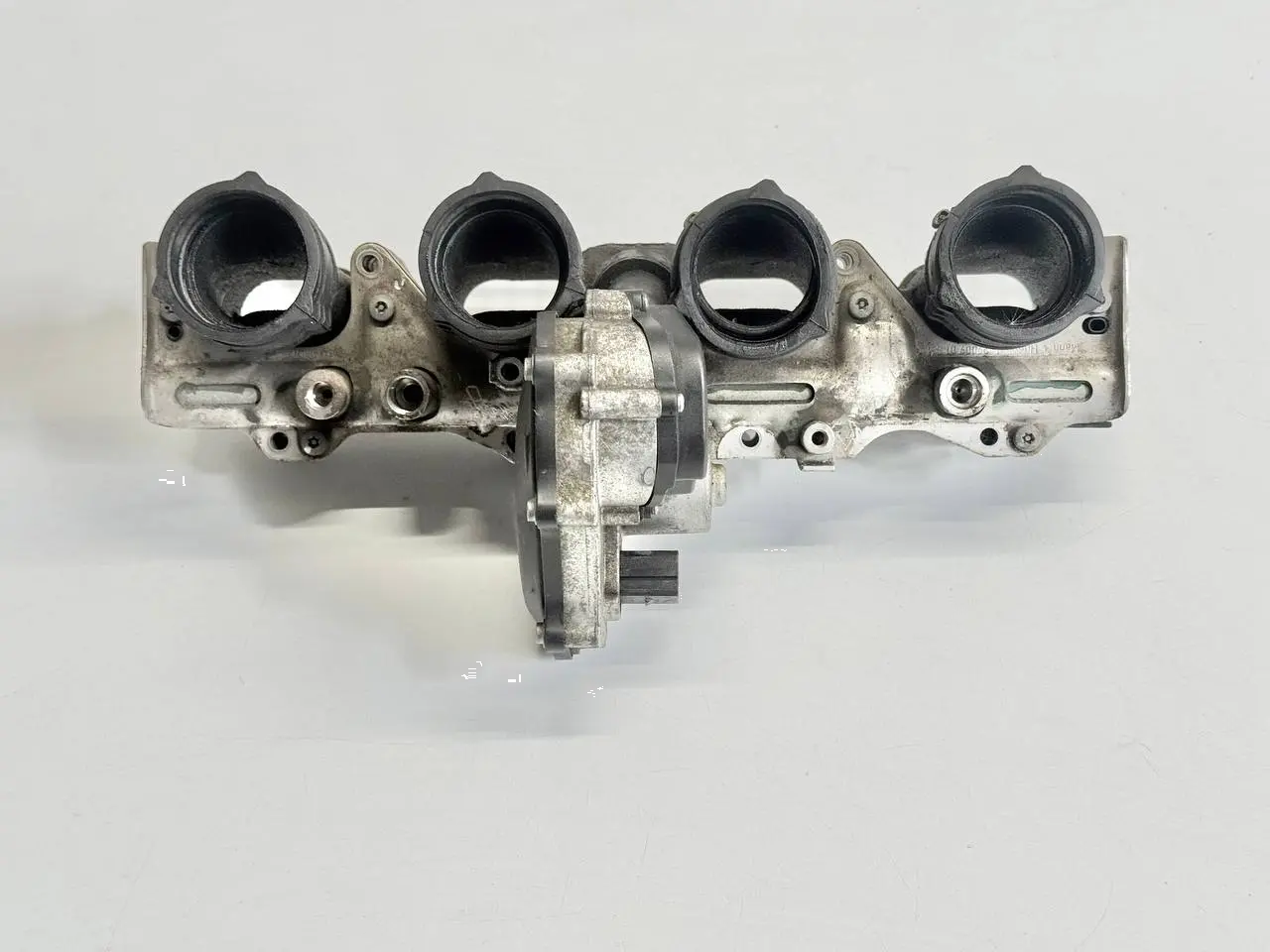Ansaugbruecke Ansaugkrümmer fuer Touran 1T1 VW Passat 3C 2.0l FSI 06D133340