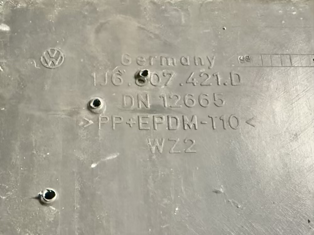 Stoßstange hinten Golf 4 1,4 1J1 1998 1J6807421D Farbe Code: LC4V