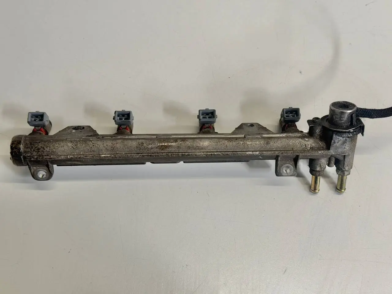 Einspritzleiste Kraftstoffverteiler Düsenstock Golf 4 1,4 1J1 1998 036133319B