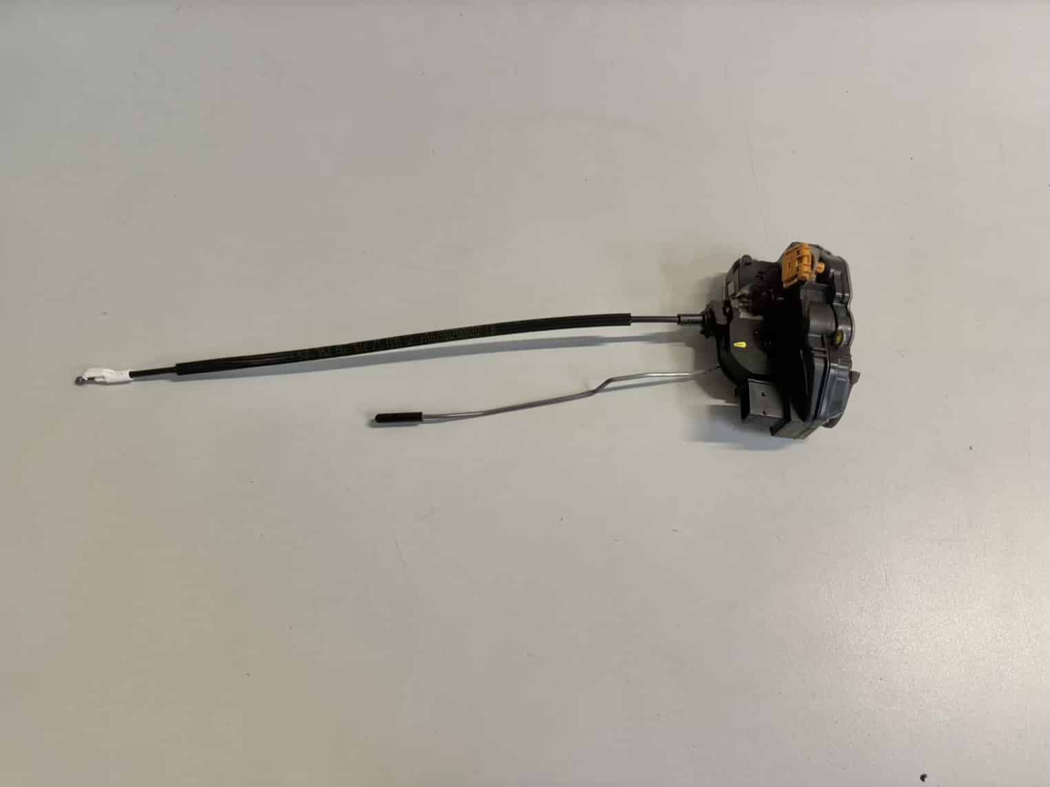 Türschloss Links OPEL ASTRA-J 2011 3023880RH4