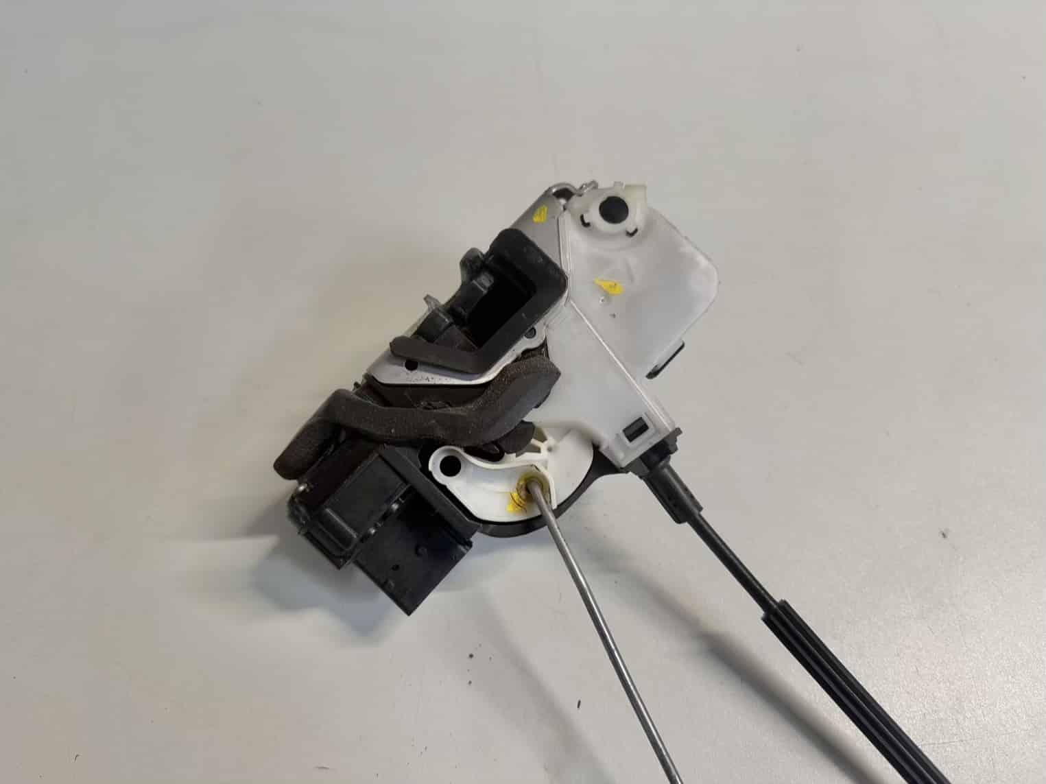 Türschloss Links OPEL ASTRA-J 2011 3023880RH4