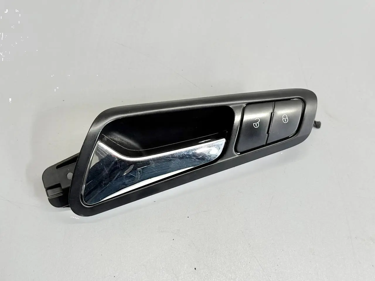 Tuergriﬀ innen vorne links Passat 3C Griff VW Passat 3C Kombi 2008 3C1837113D