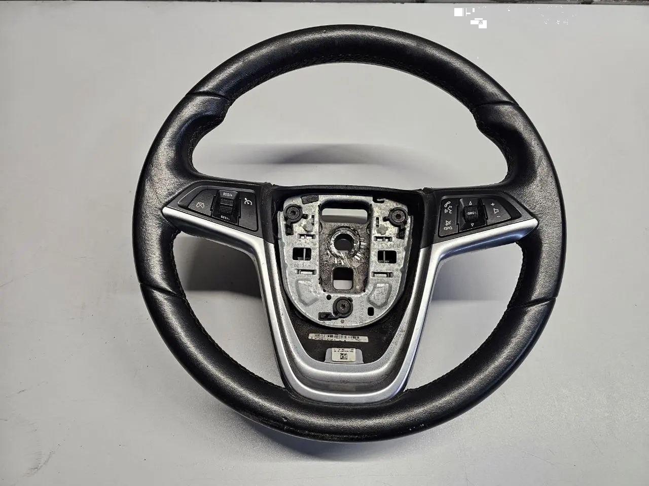 Lenkrad Airbaglenkrad fuer Astra H J Corsa D Opel Corsa D 2009 306507899P10AH