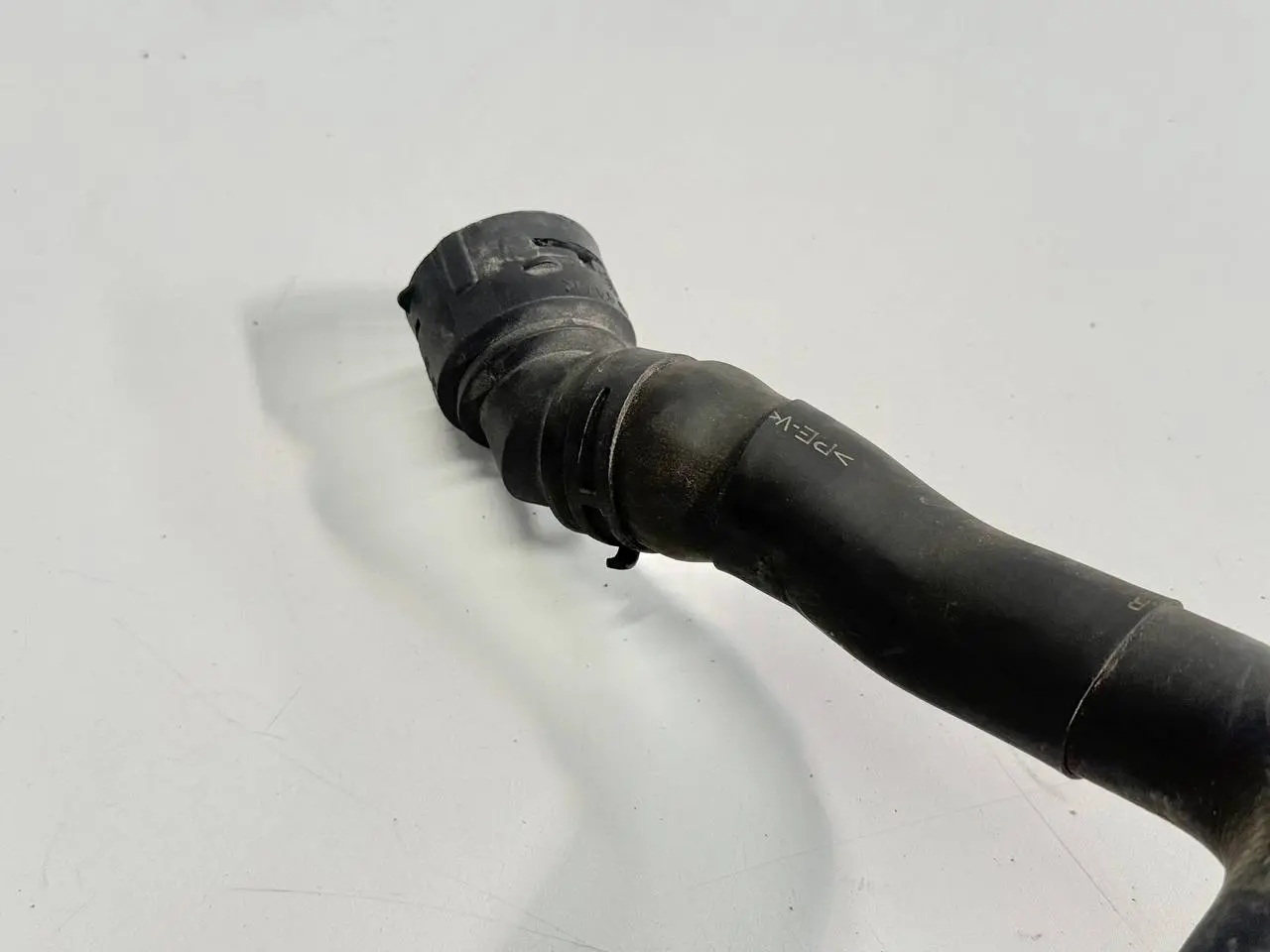 Kuehlmittelflansch Schlauch 1K0122291 VW Passat Golf5 3C 2.0l FSI 1K0122051