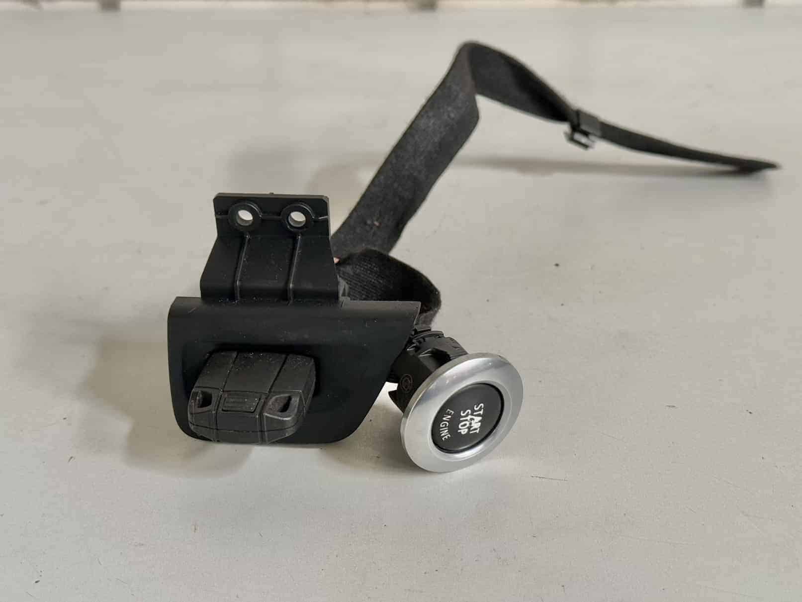 Zündschloss mit Schlüssel Startknopf BMW 116i E81 E87 2011