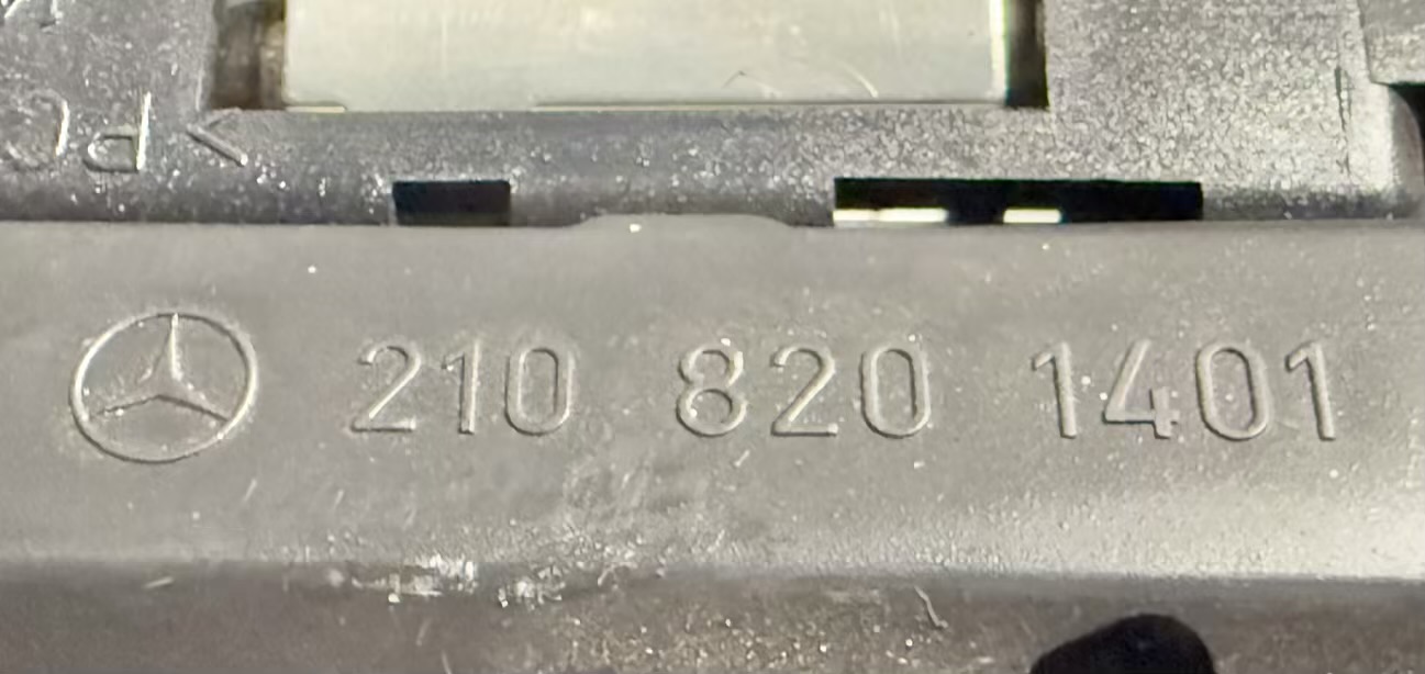 Innenleuchte Innenraumbeleuchtung Mercedes BENZ CLK 320 1999 W208 2108201401