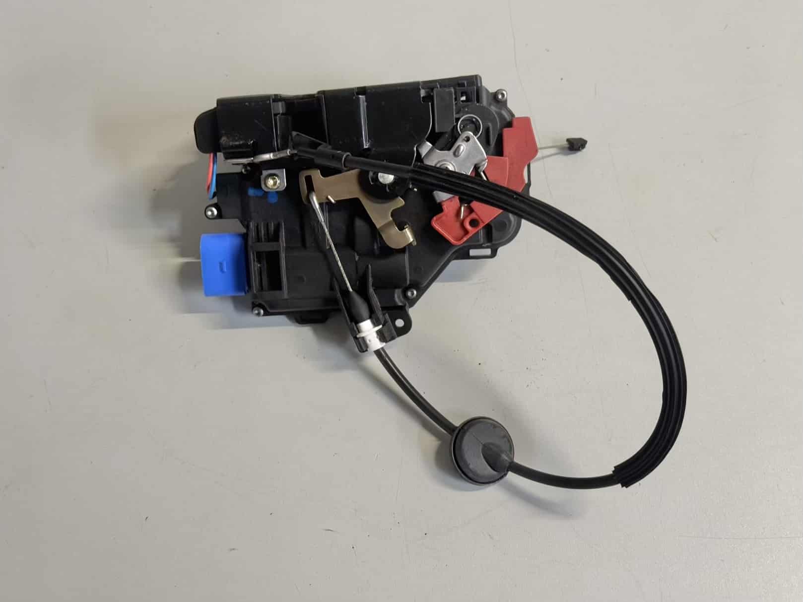 Türschloss Türverriegelung Links Vorne VW Golf5 1K1 1.4L 3D1837015