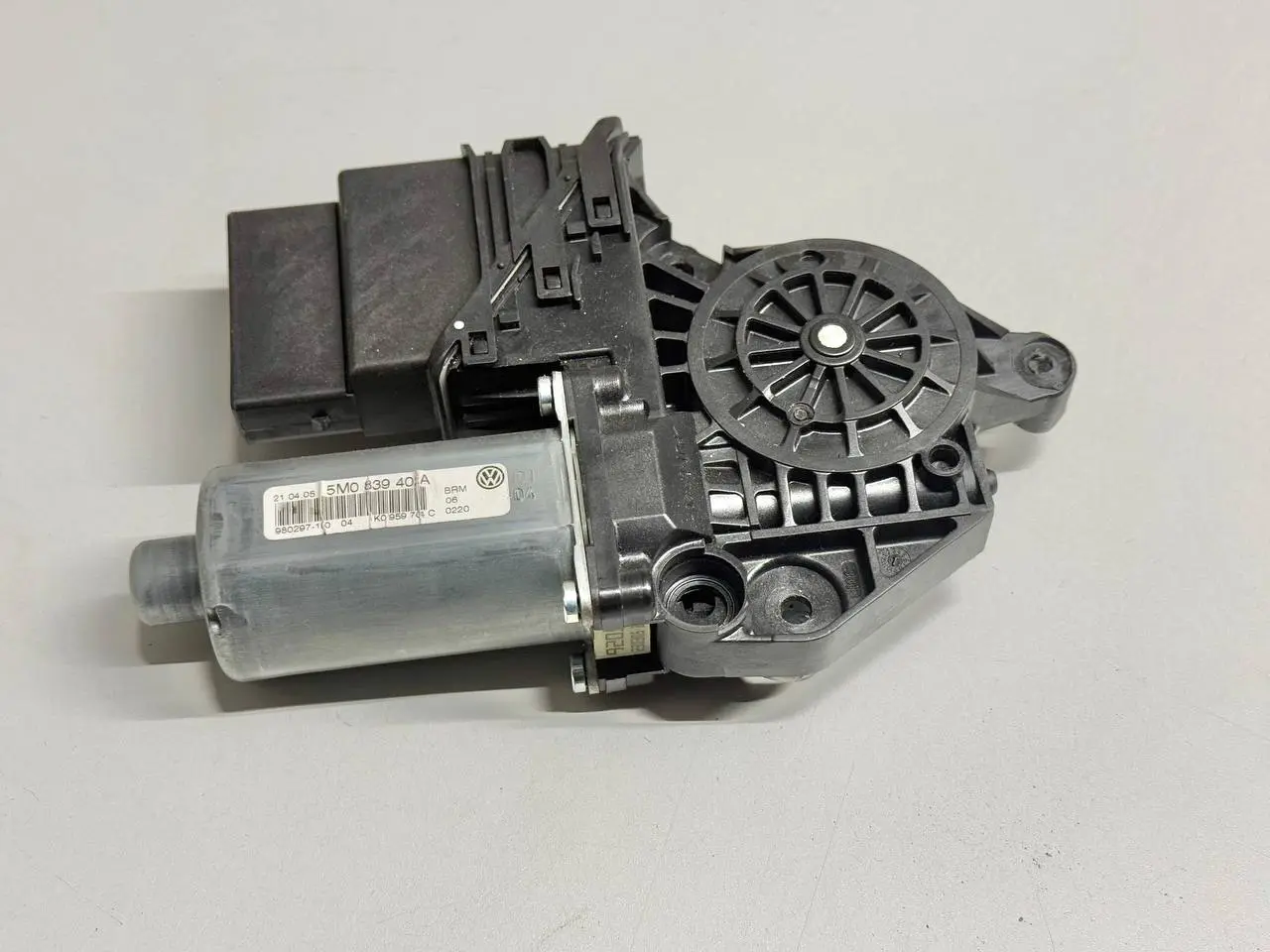 Fensterhebermotor hinten rechts VW Golf Plus 2006 5M1 1,6 5M0839402, 5M0839402A