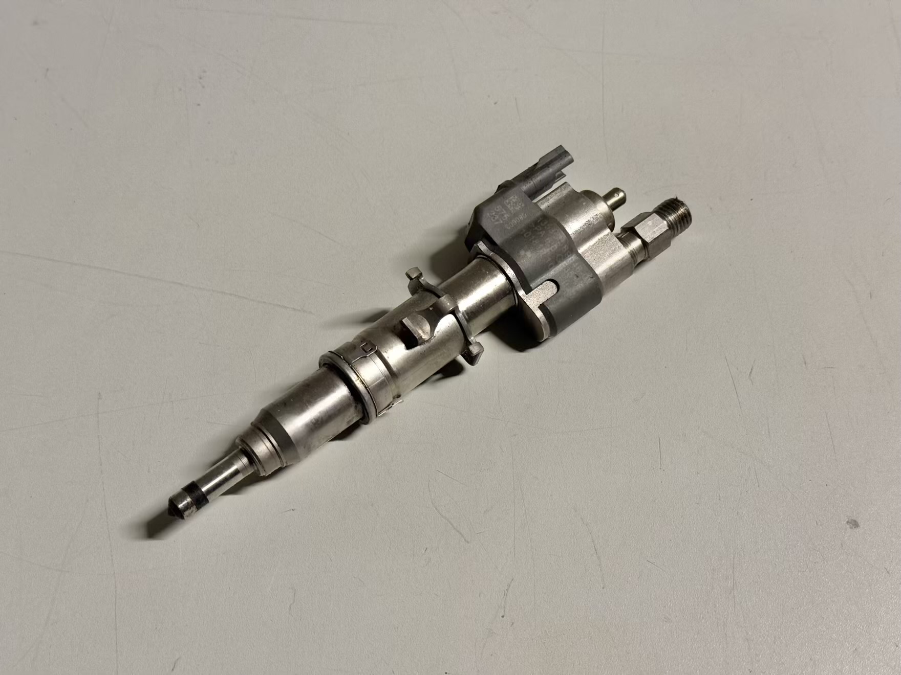Injektor Einspritzdüse Benzin N43 BMW 116i E81 E87 2011 13537589048, 10181010