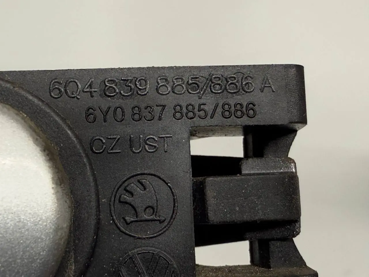 Türgriff Türaussengriff Hinten Rechts VW Polo 9N1 1,2L 2002 6Q4839885 FC: LA7W