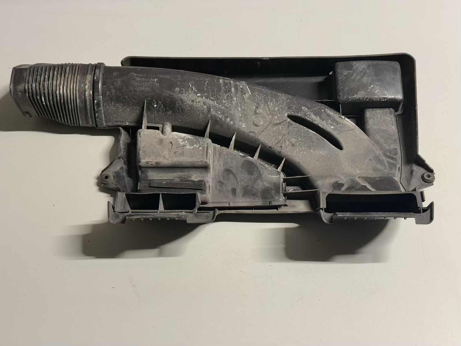 Motorabdeckung Ansaugstutzen BMW 116i E81 2011 7561927, 13717561927