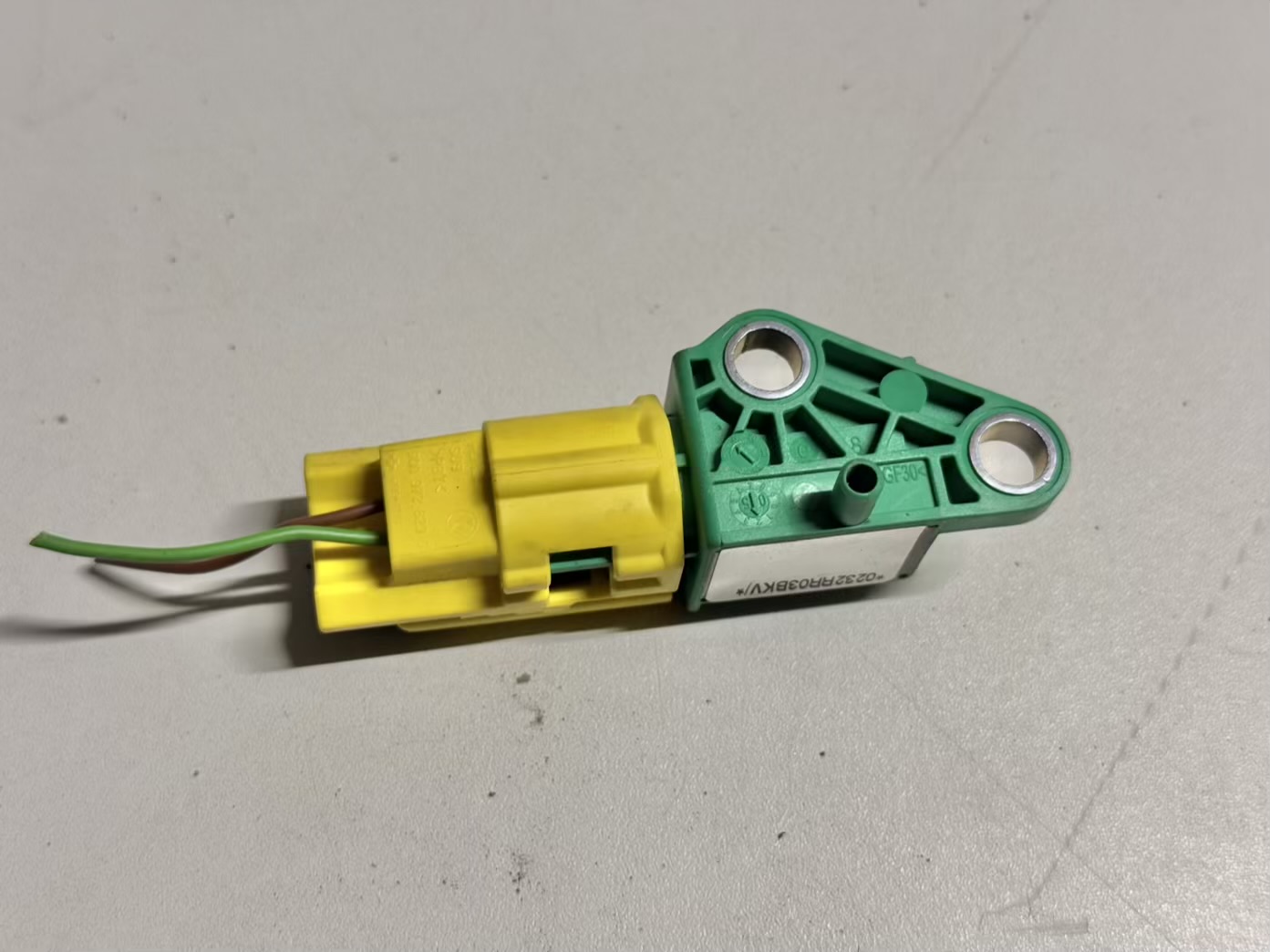 Crashsensor Airbag VW Golf Plus 2009 5M0909606, 5WK43581