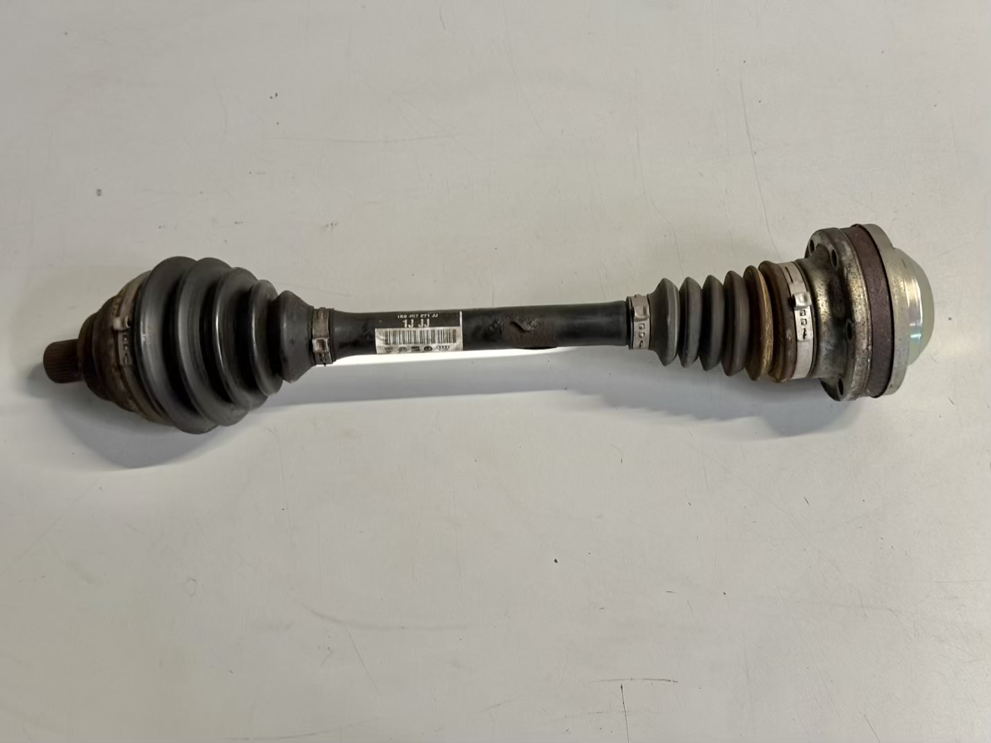 Antriebswelle Gelenkwelle Vorn links VW Golf Plus 2009 1,4 TSI 1K0407271