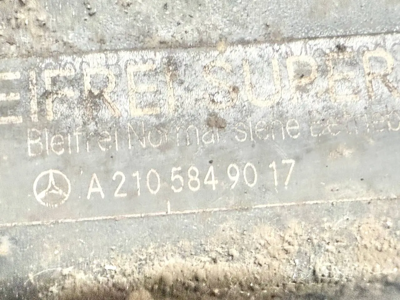 Tankklappe Tankdeckel Schwarz FC:191U Mercedes BKlasse W245 B170 2005 2105849017