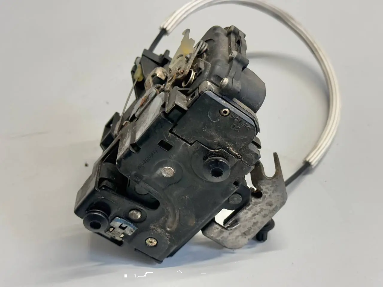 Türschloss vorne rechts Audi A6 Avant 4B5 TDI 2.5L 2002 4B1837016G, 4B1837016