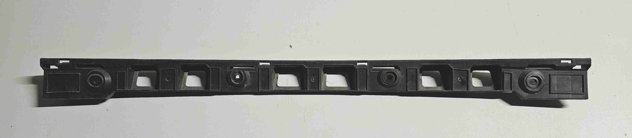 Halter Stoßstange Führungsprofil hinten mitte VW Golf Plus 2009 5M0807863