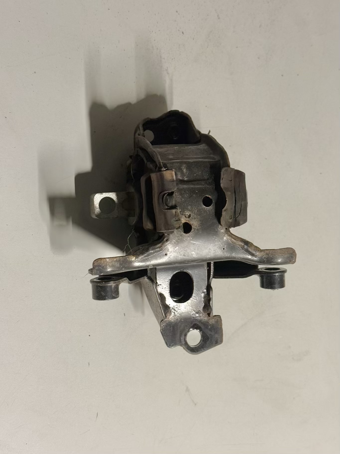 Motorhalter Links Lager Halter Seat Ibiza 1.2 2008 6Q0199555AC
