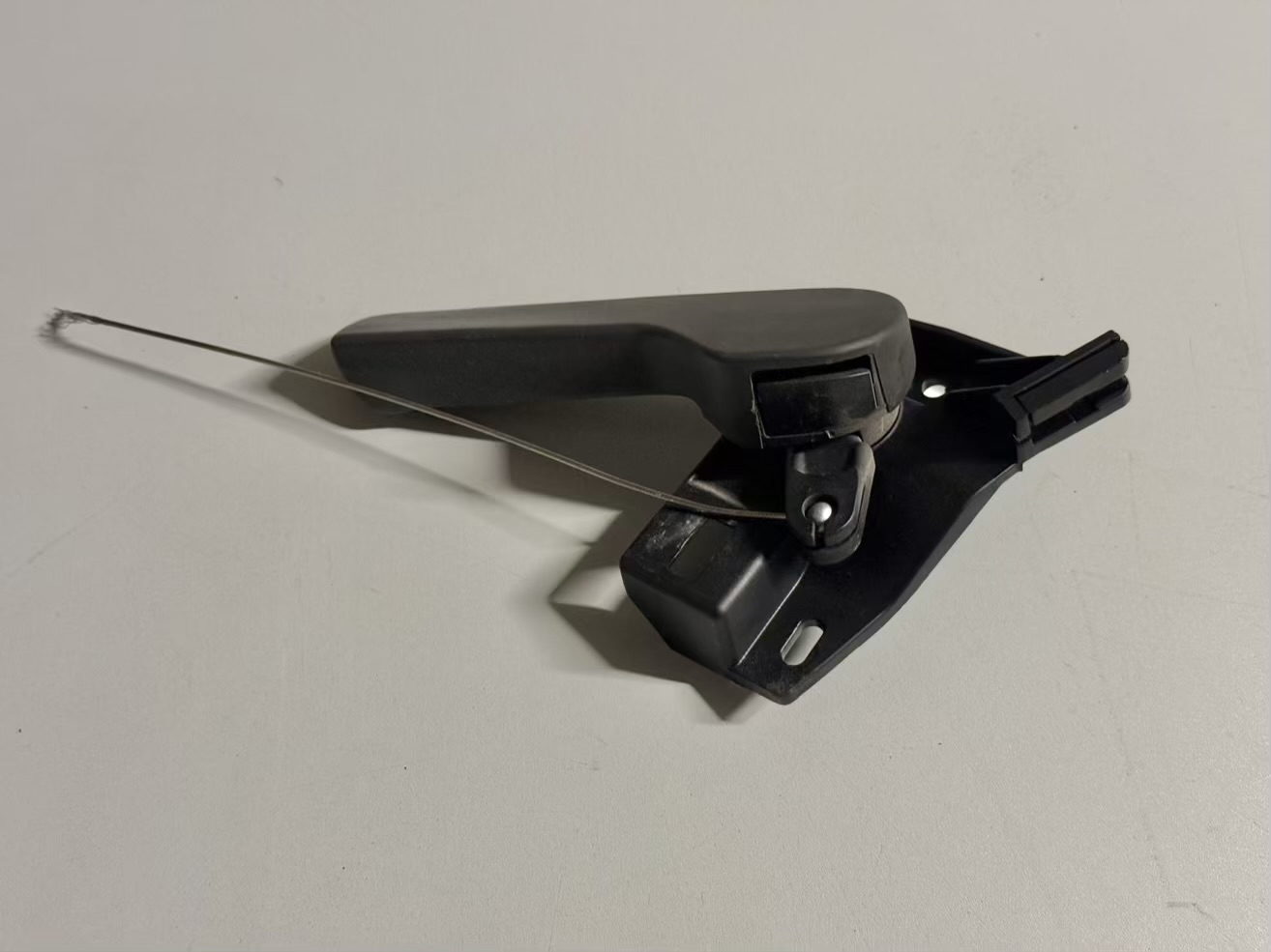 Griff Entriegelung Motorhaube Haubenzug VW Touran 1.6 FSI 1T1 2003 1J1823533C