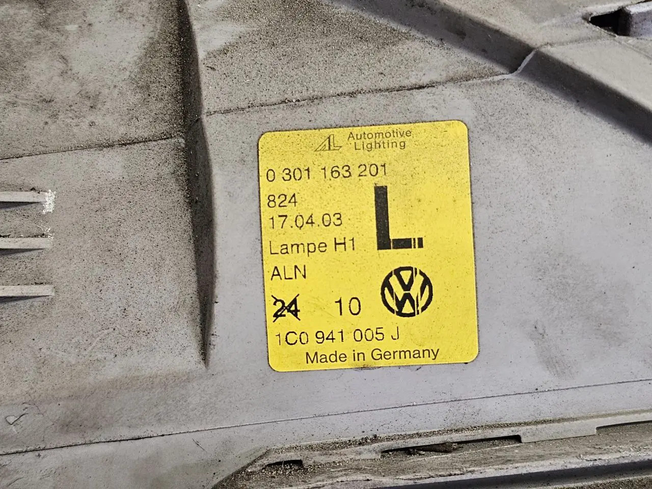 Scheinwerfer links VW New Beetle 1C1 1.4 2004 1C0941005