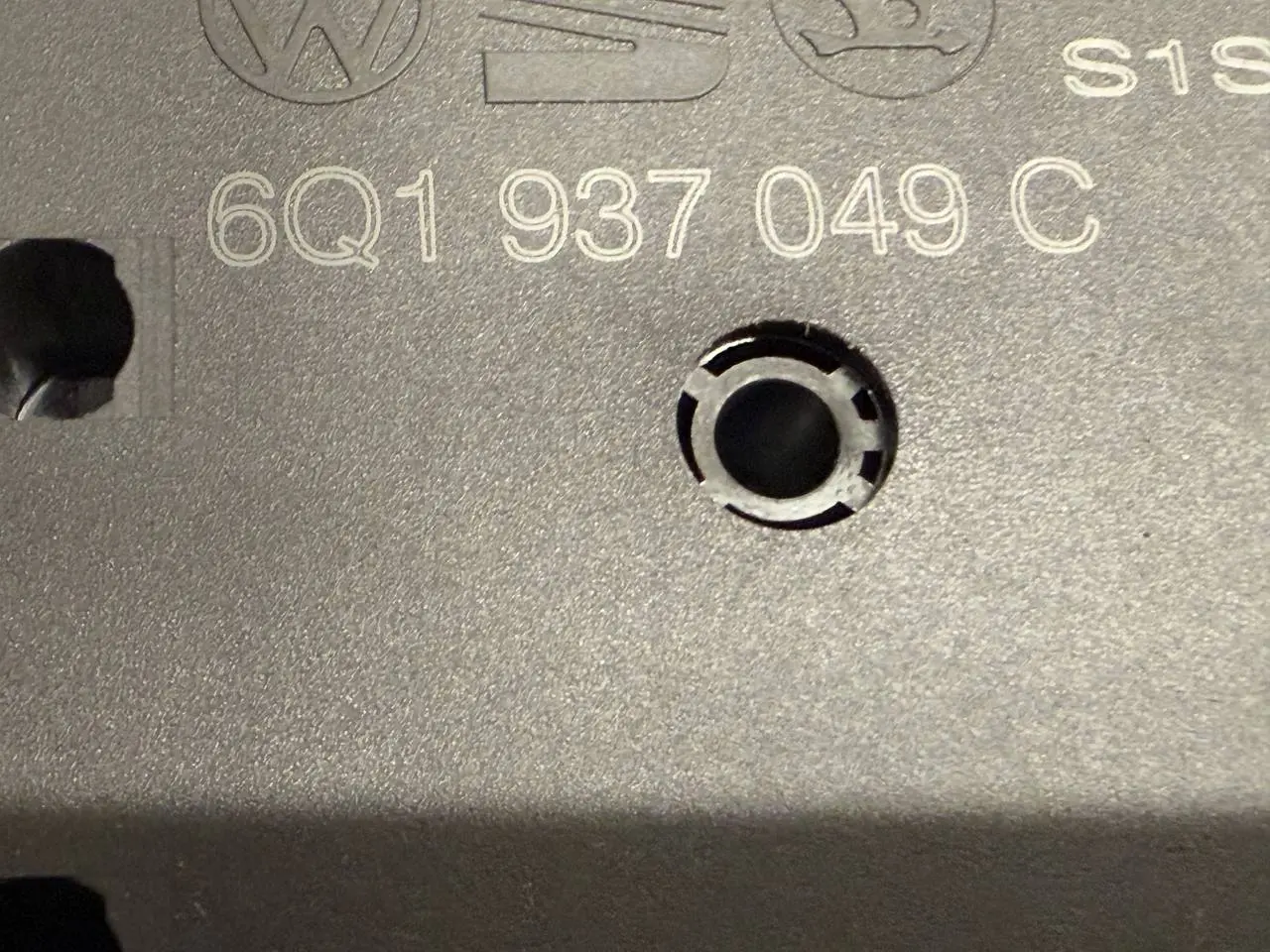 Bordnetzsteuergerät BCM Karroserie für VW Polo 9N1 1,2L 2002 6Q1937049C