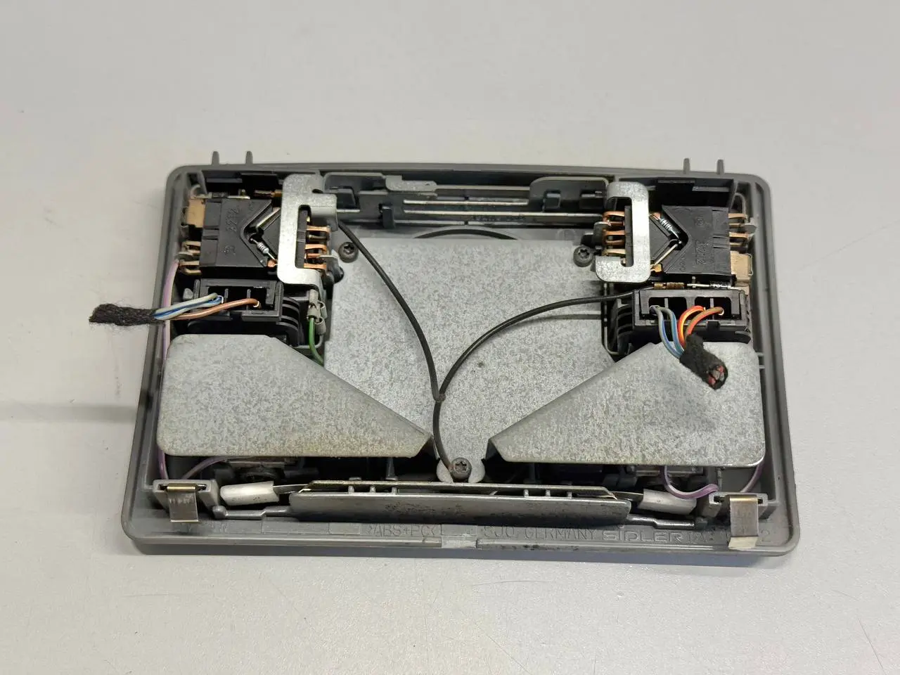 Innenbeleuchtung A6 Avant 4B5 TDI 2.5L 2002 4BQ947303D