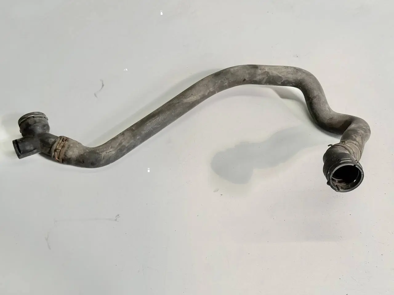 Kuehlmittelflansch Schlauch 1K0122291 VW Passat Golf5 3C 2.0l FSI 1K0122051