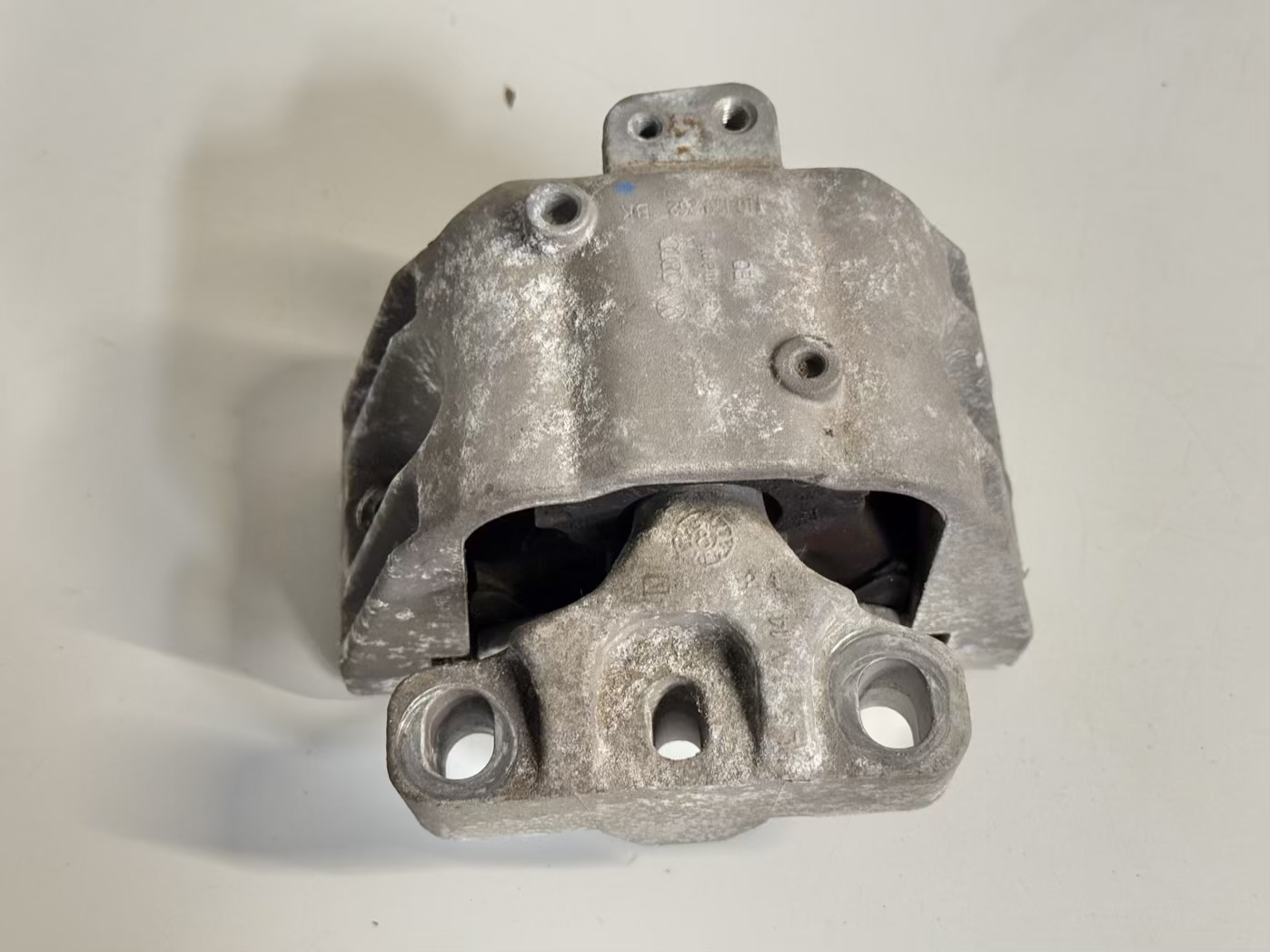 Motorlager Halter Lagerung Motor rechts Golf 4 1,4 1J1 1998 1J0199262