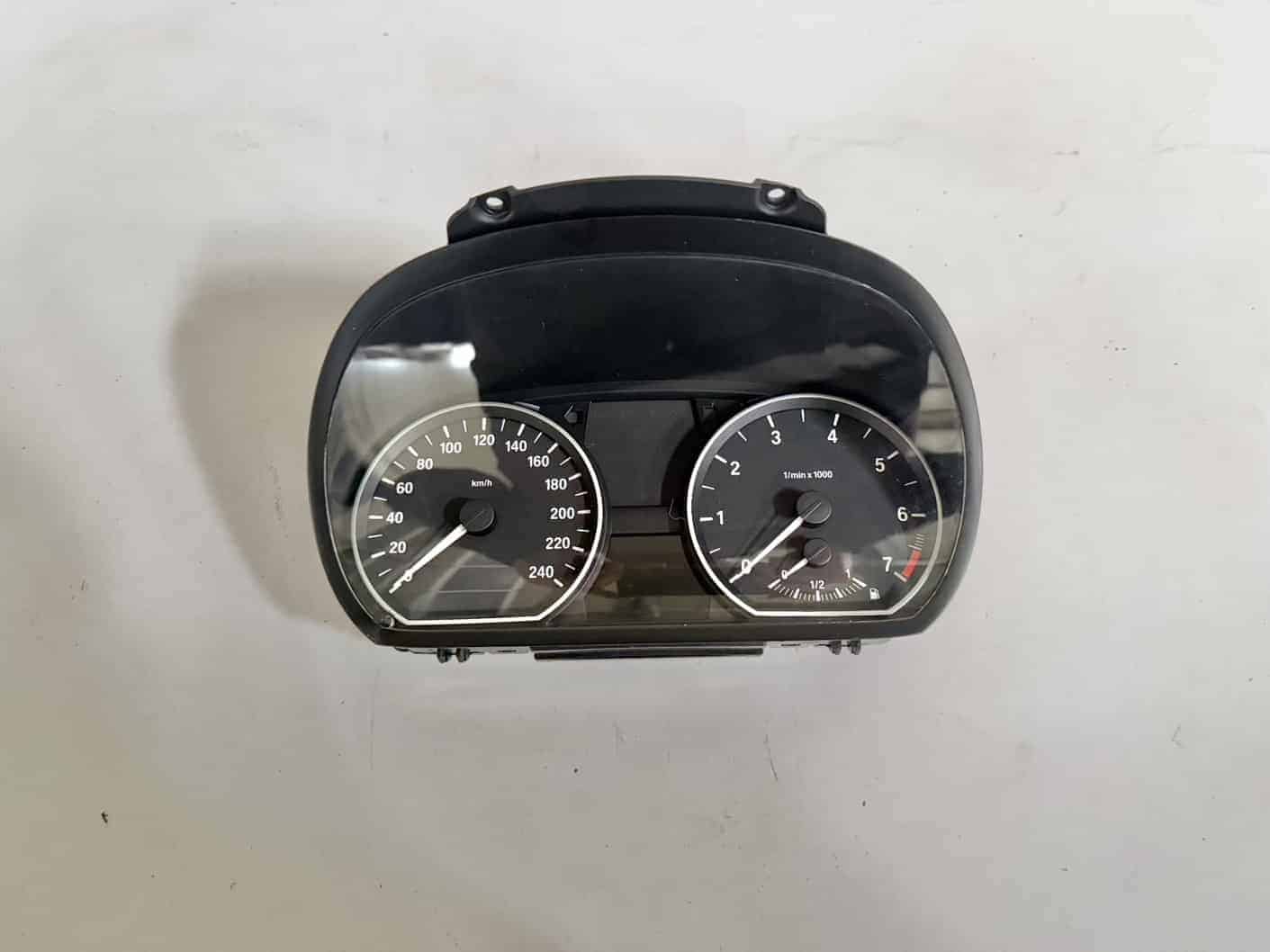 Tacho Kombiinstrument BMW 116i E81 E87 2011