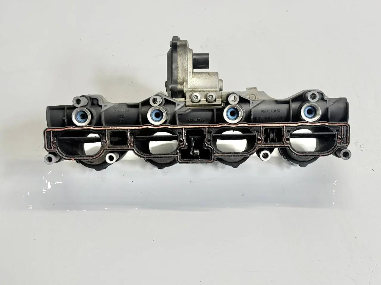 Ansaugbruecke Ansaugkrümmer fuer Touran 1T1 VW Passat 3C 2.0l FSI 06D133340