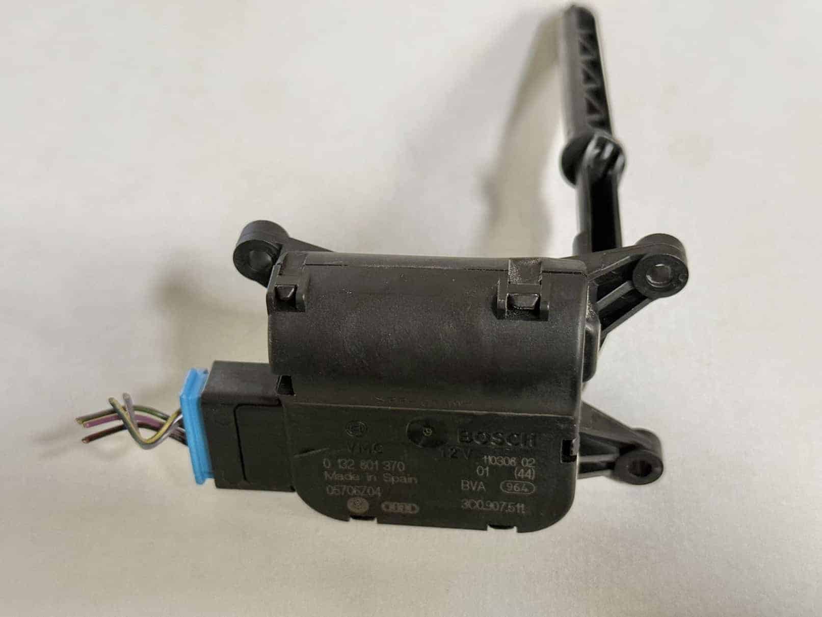 Heizung Stellmotor BOSCH VW Passat 3C 3C0907511, 0132801370