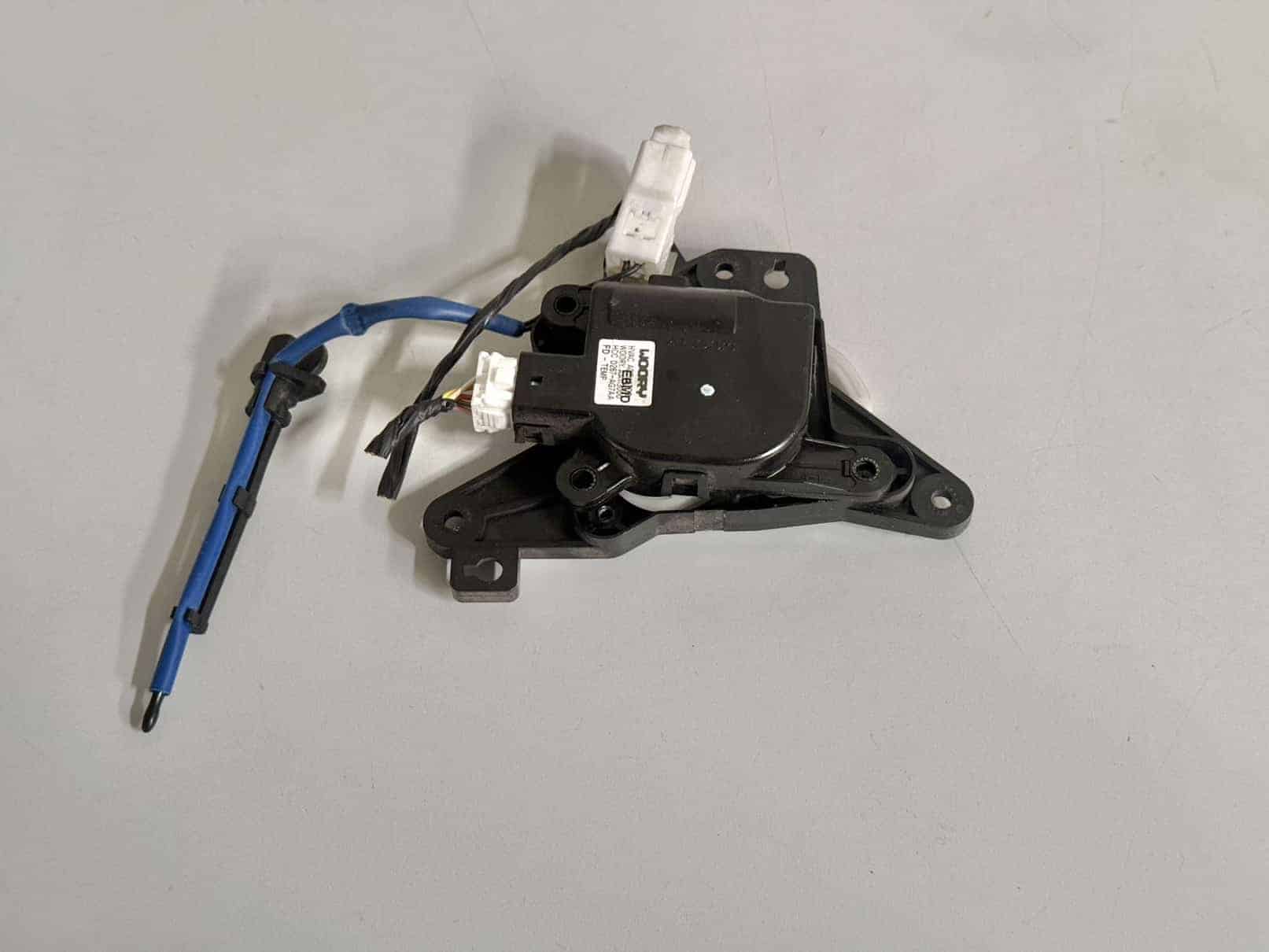 HEIZUNG Stellmotor mit Tempsensor Hyundai i30 2010 30825323, AA113000