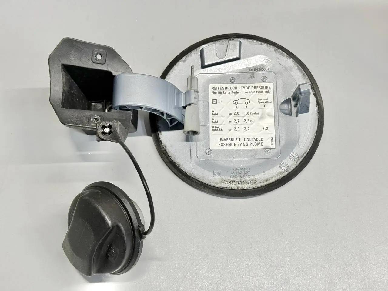 Tankklappe Tankdeckel Corsa D Opel Corsa D 1.2L 2008 13183307 FC: 4MU Aeroblau