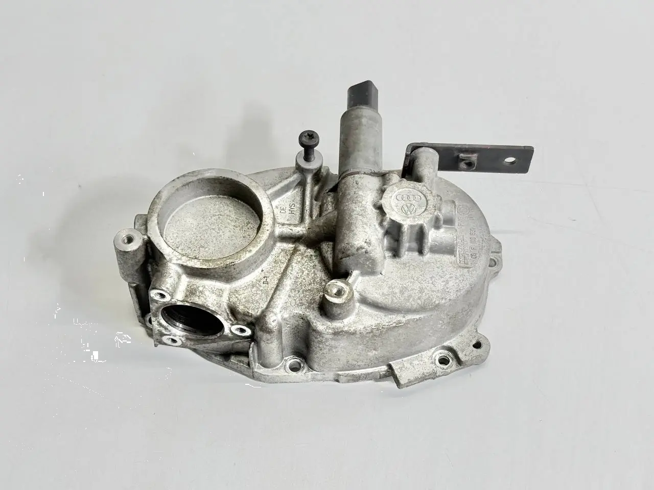 Gehaeuse Nockenwellenversteller Golf Plus 2005 VW Passat 3C 2.0l FSI 06F103530