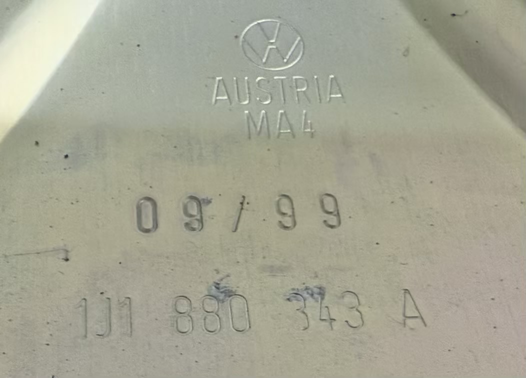 Blende Airbag Beifahrerseite Amaturenbrett Golf 4 1,4 1J1 1998 1J1880343A