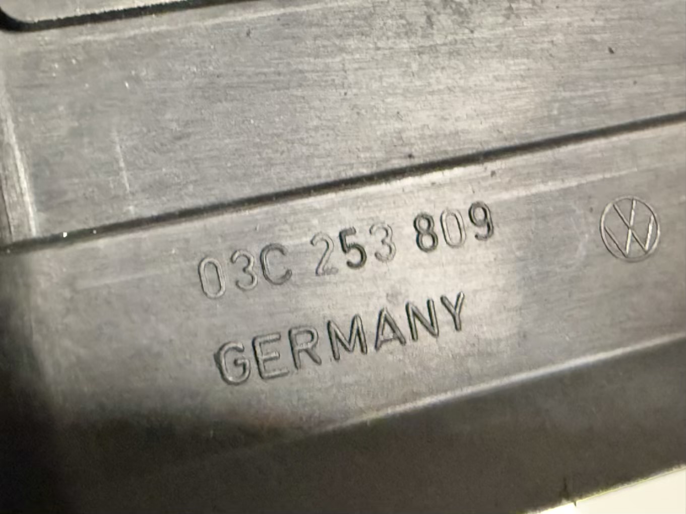 Ansaugschlauch Ansaugstutzen VW Touran 1.6 FSI Trend 1T1 2003 03C253813A
