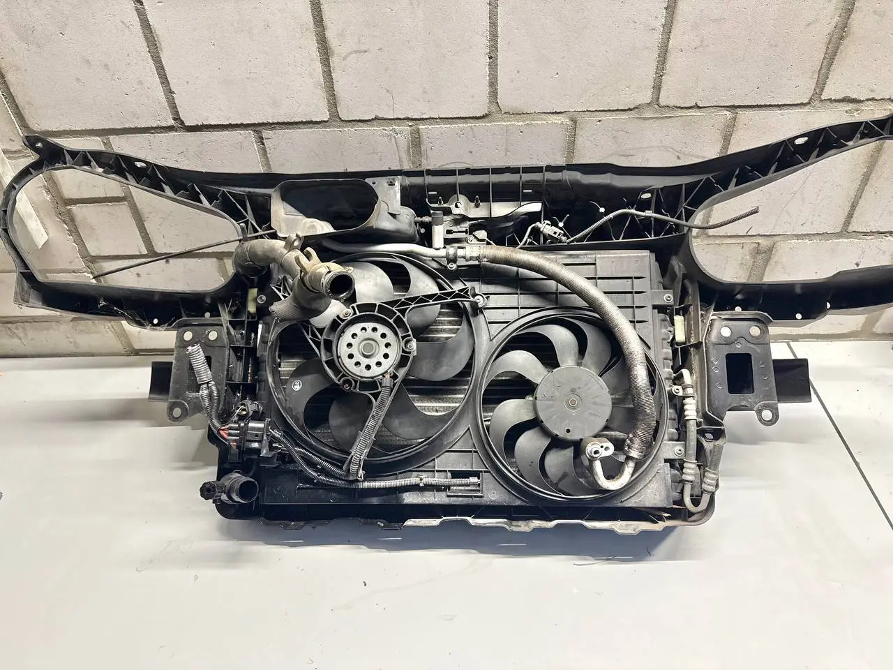 Schlossträger Frontmaske mit kühler paket VW Polo 9N1 1,2L 2002 6Q0805588B