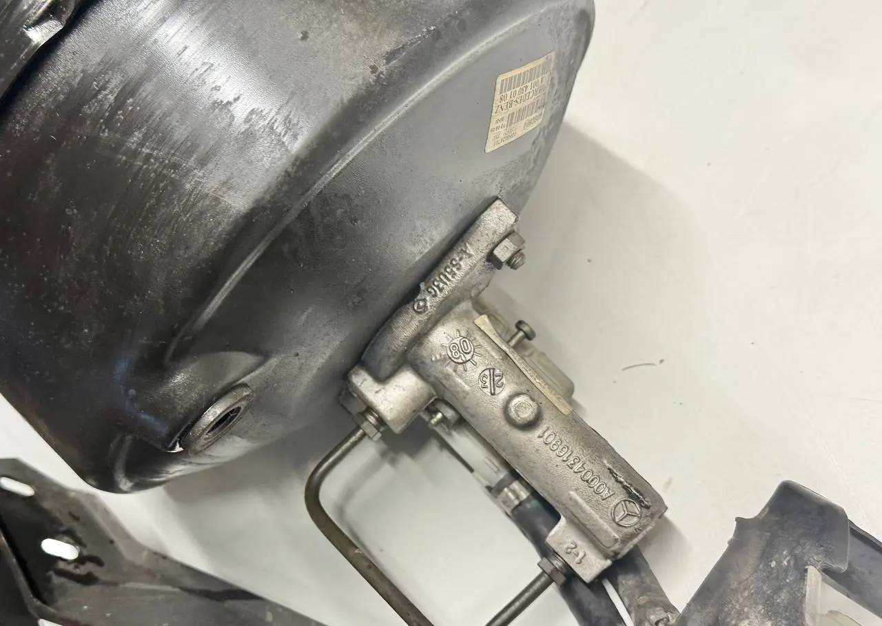 Bremse Servo Hauptschalter Zylinder Mercedes Benz Vito W639 111 2009 A0014300108