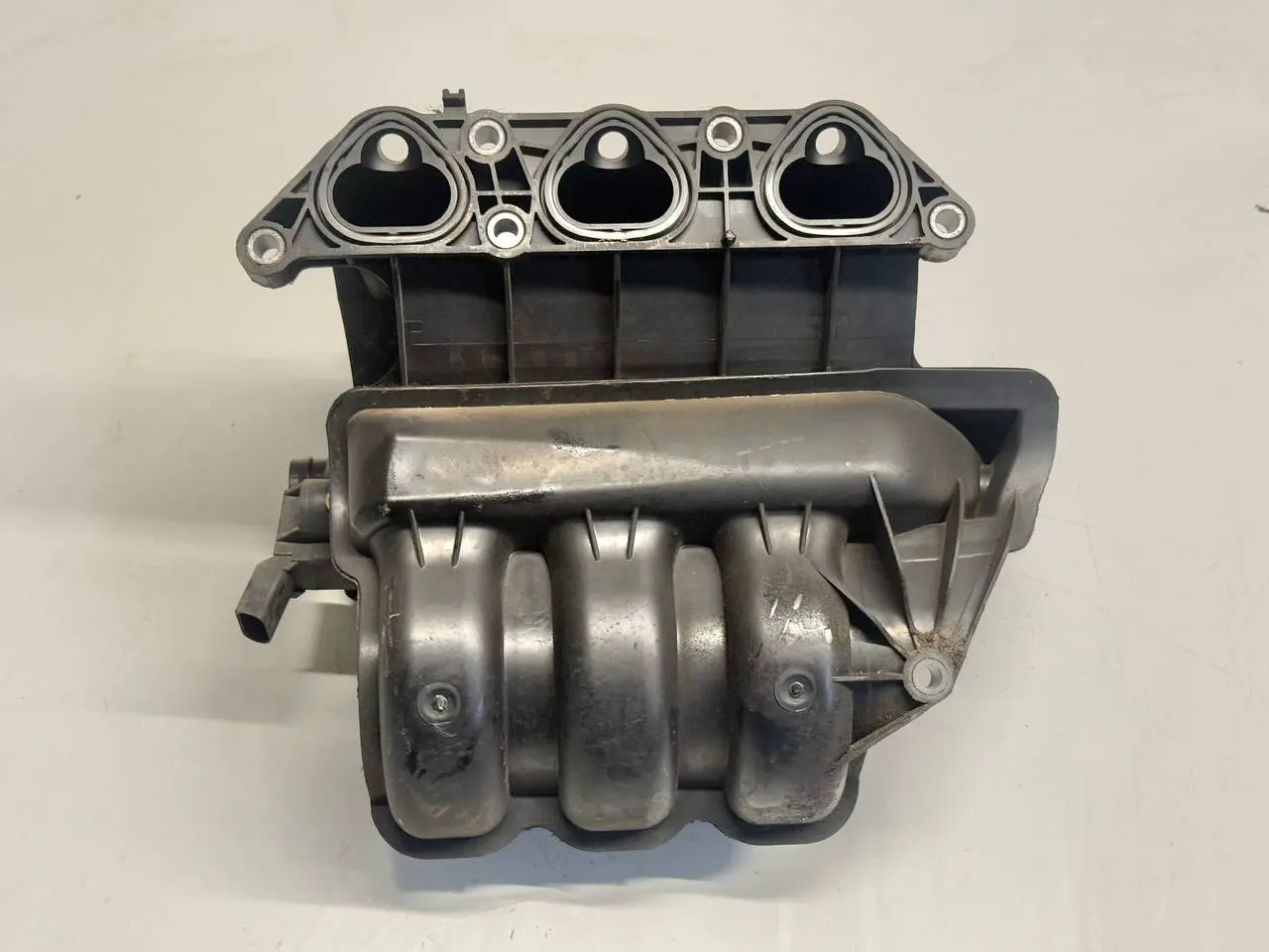 Ansaugkrümmer Ansaugbrücke Saugstutzen Polo VW Polo 9N1 1,2L 2002 03E129711D
