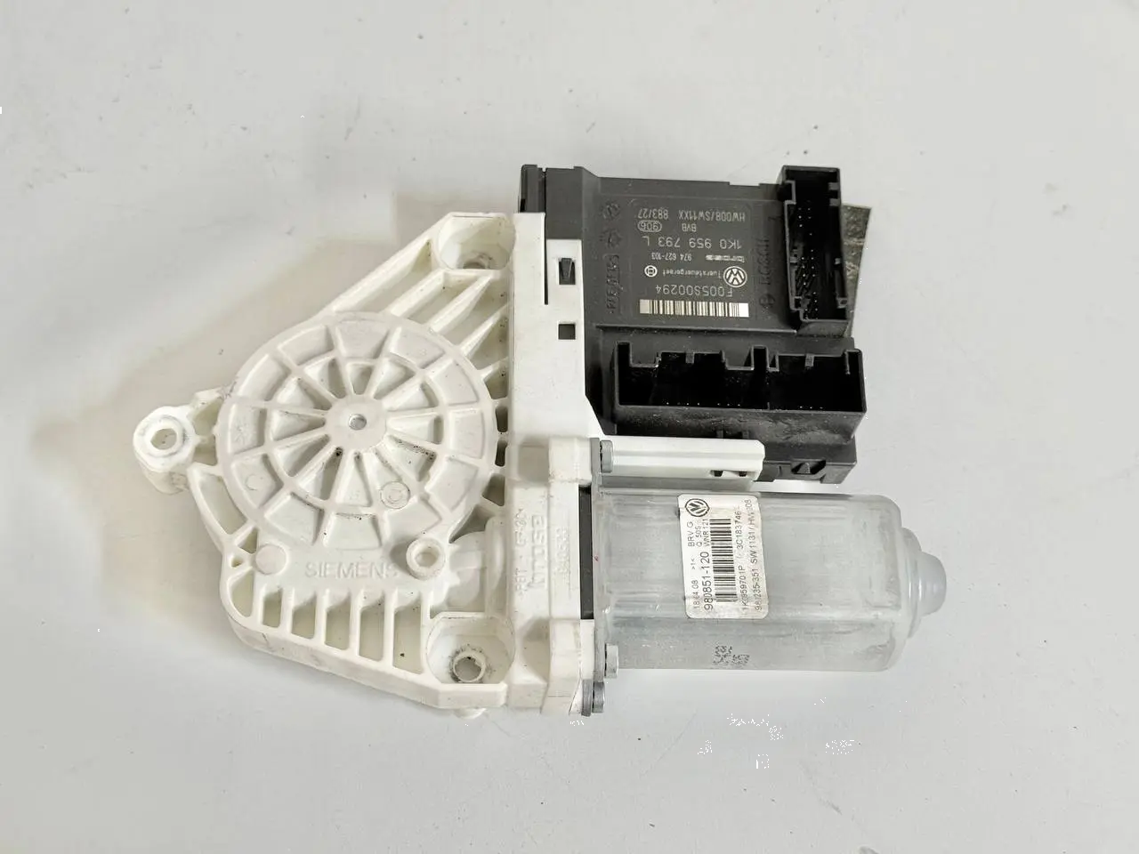 Fensterhebermotor vorn links Passat 3C VW Passat 3C Kombi 2008 1K0959793L