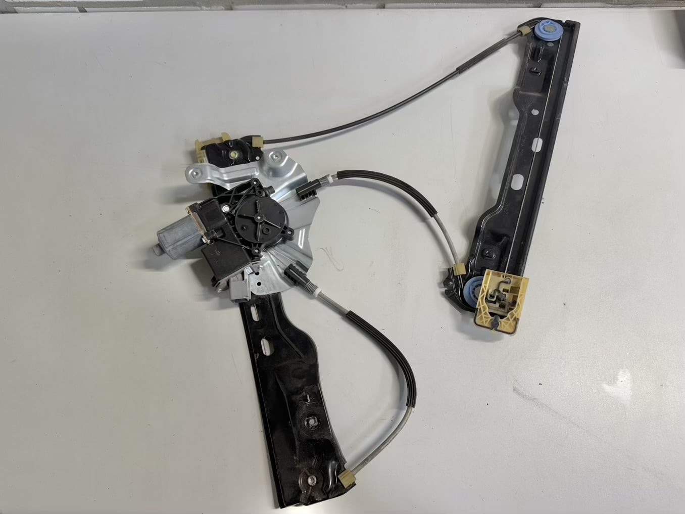 Fensterhebermotor Vorne Rechts OPEL ASTRA-J 2011 0130822411, 966432103, 91536810