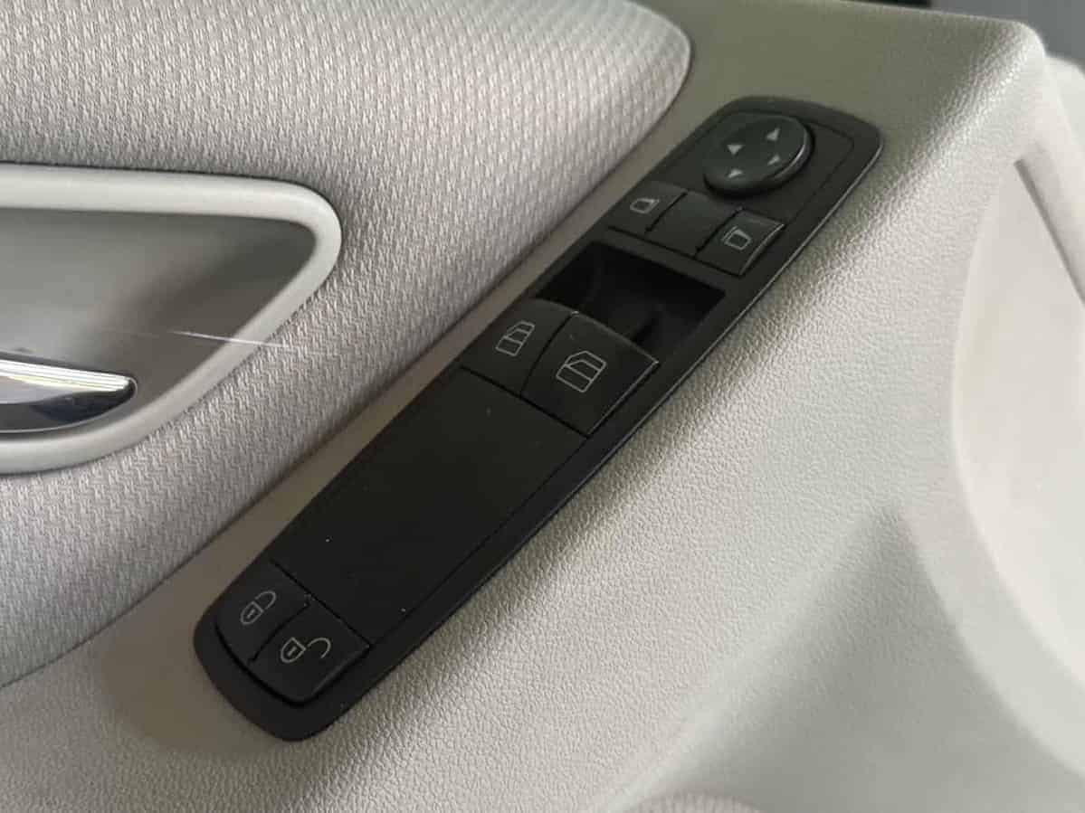 Fahrertür vorne Links Komplett mit Glasscheibe Mercedes Benz BKlasse W245 B170 2005