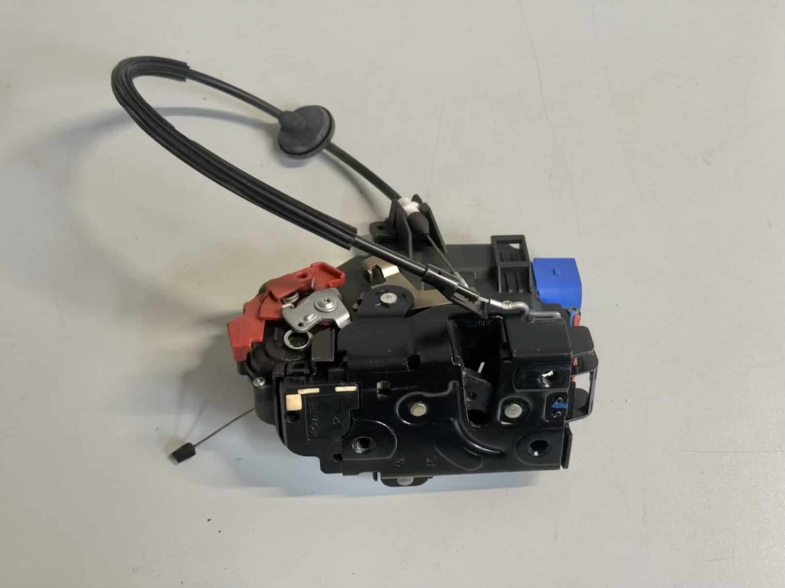 Türschloss Türverriegelung Links Vorne VW Golf5 1K1 1.4L 3D1837015