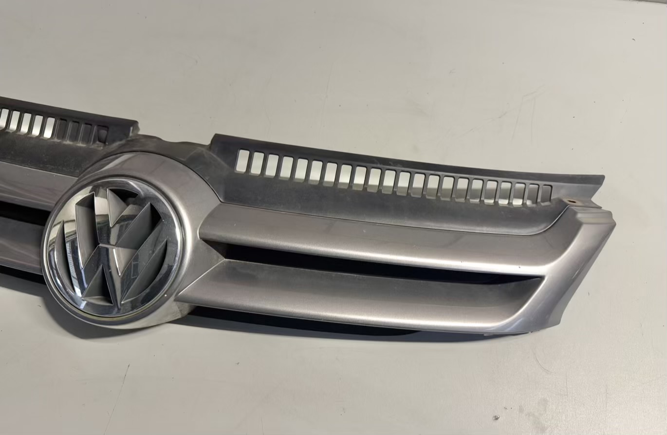 Kühlergrill VW Golf Plus 2005 5M1 1,6 FSI 5M0853653 FC: LA7T