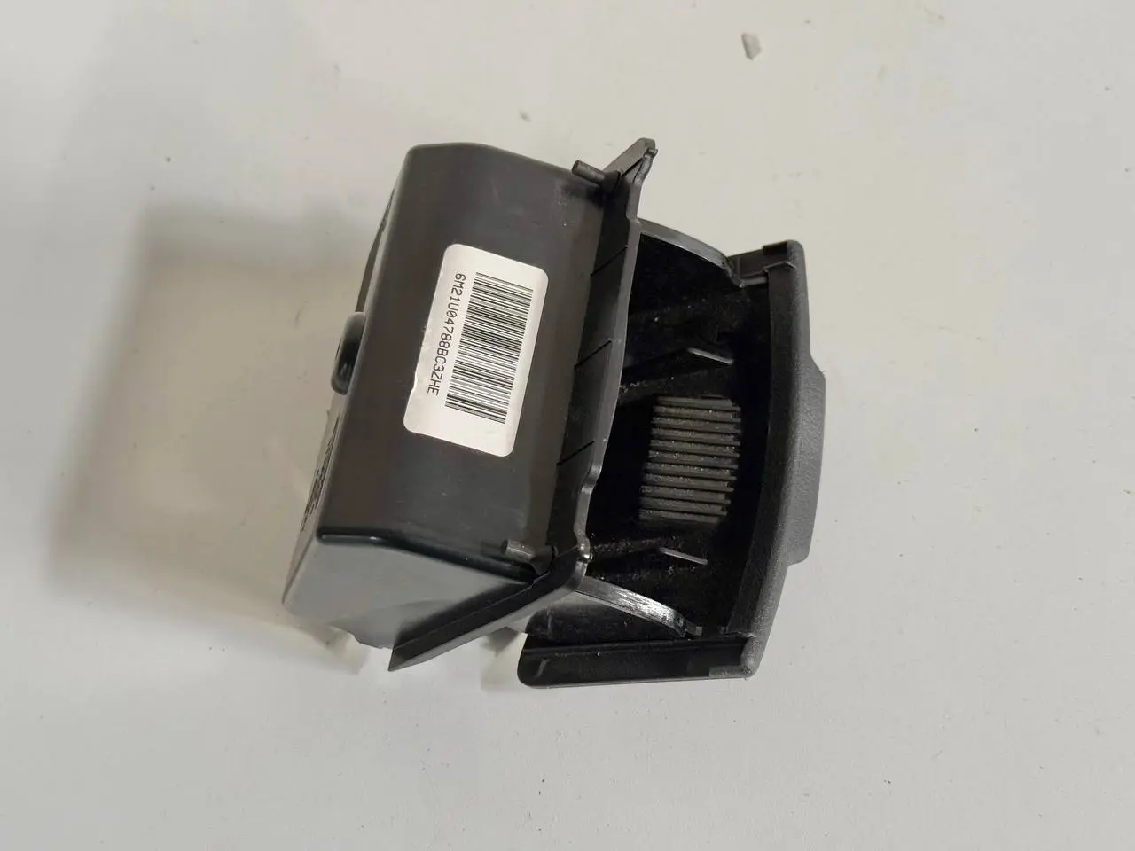 Ablagefach Mittelkonsole Aschenbecher Ford C-Max 1.0L EcoBoost 2014 1140960A