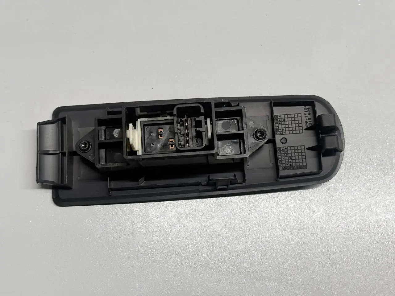 Fensterheberschalter rechts Mitsubishi Colt 2006 1,3 MR587944